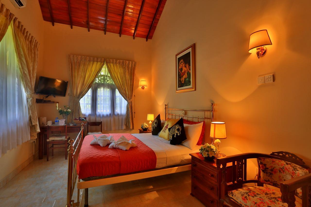 Emel Boutique Hotel Negombo Luaran gambar