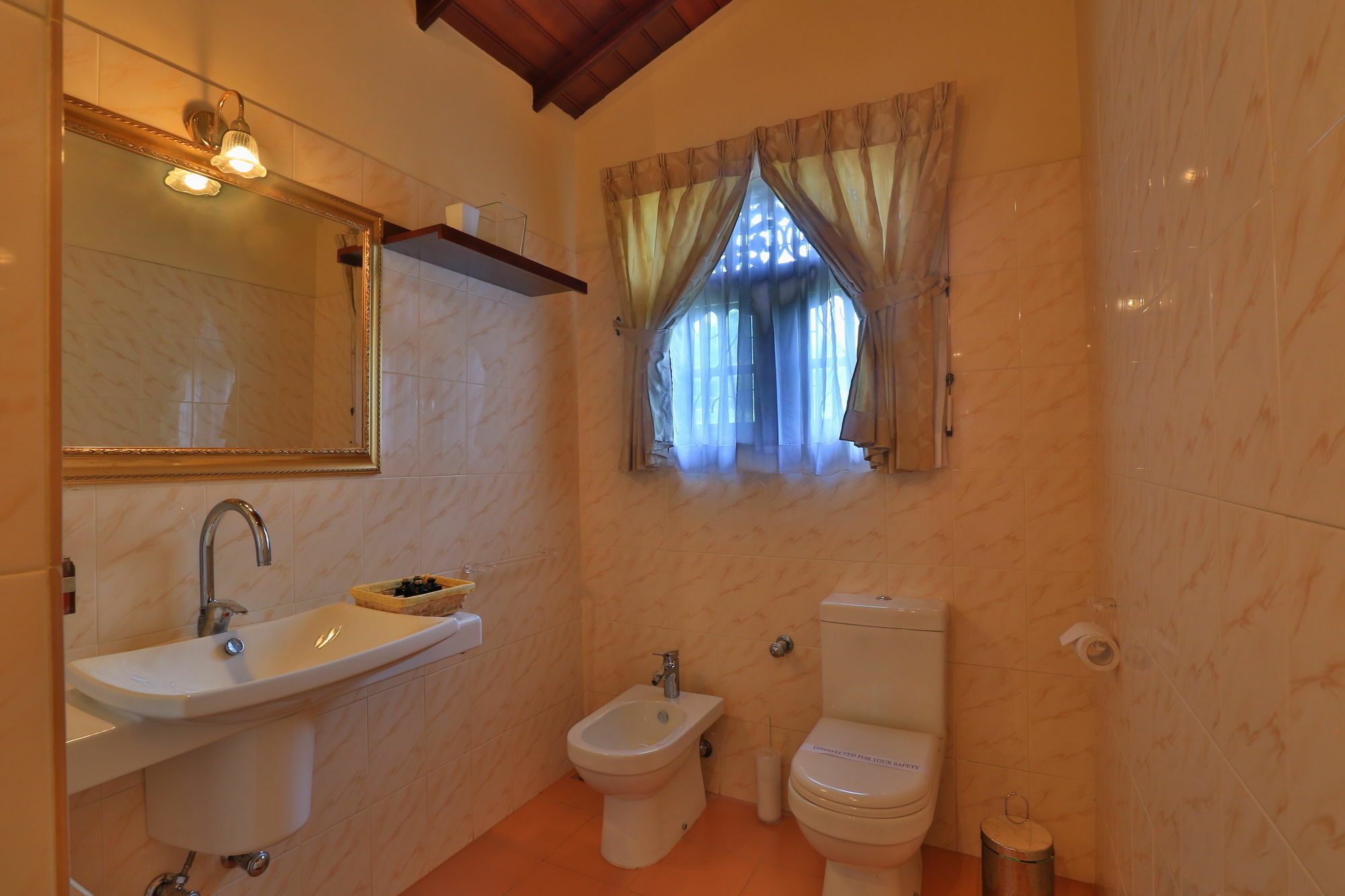 Emel Boutique Hotel Negombo Luaran gambar